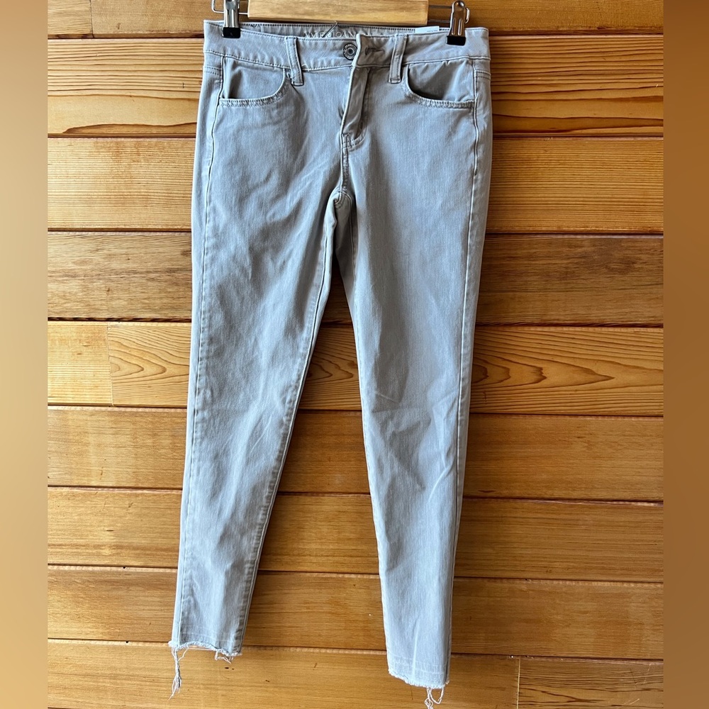 American Eagle Light Gray Size 4 Jegging